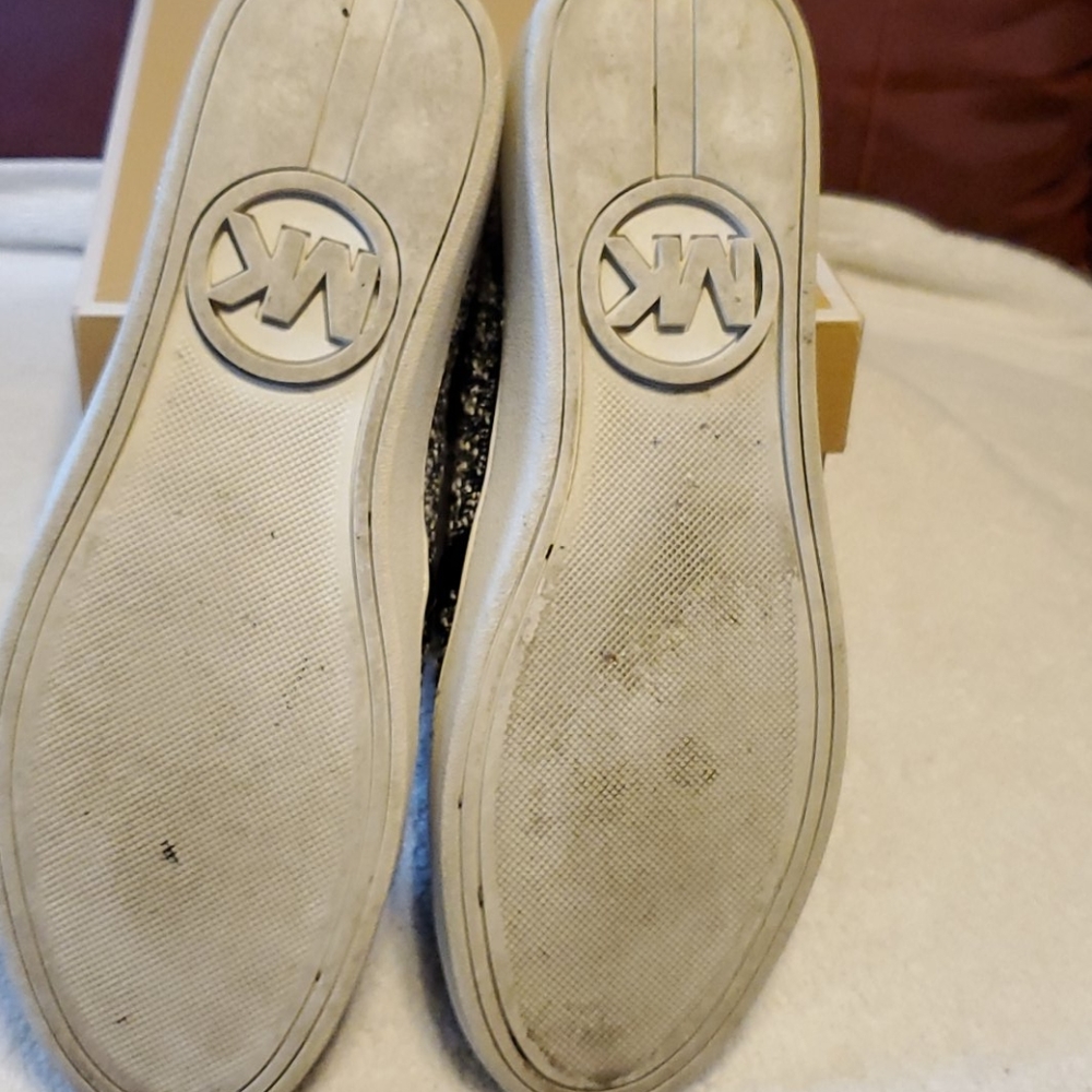 shoes - Picture 4 of 4
